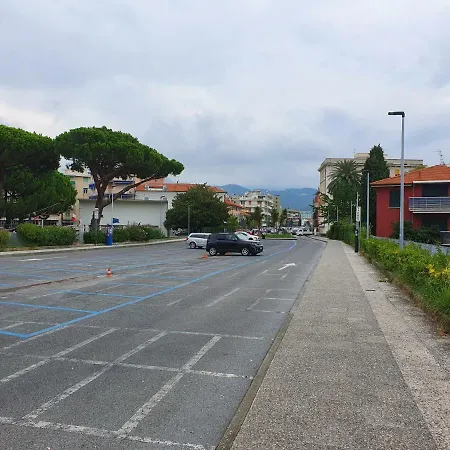 Sestri Executive 2 Bedroom&huge Terrace דירה